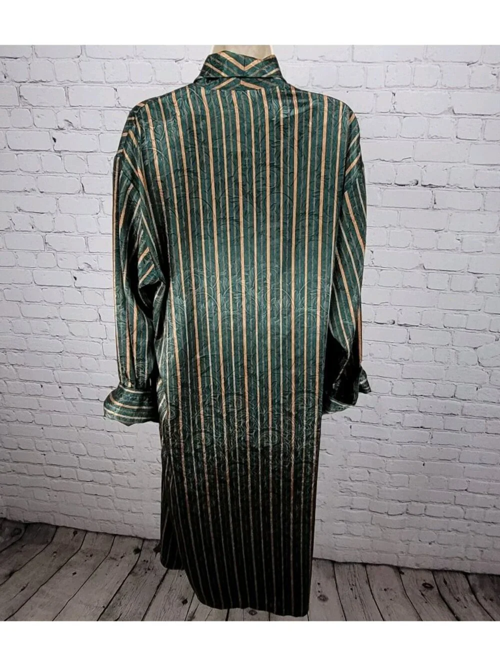 Victoria's Secret Green Satin Lightweight Pockets Long Sleeve Robe Size XS/S